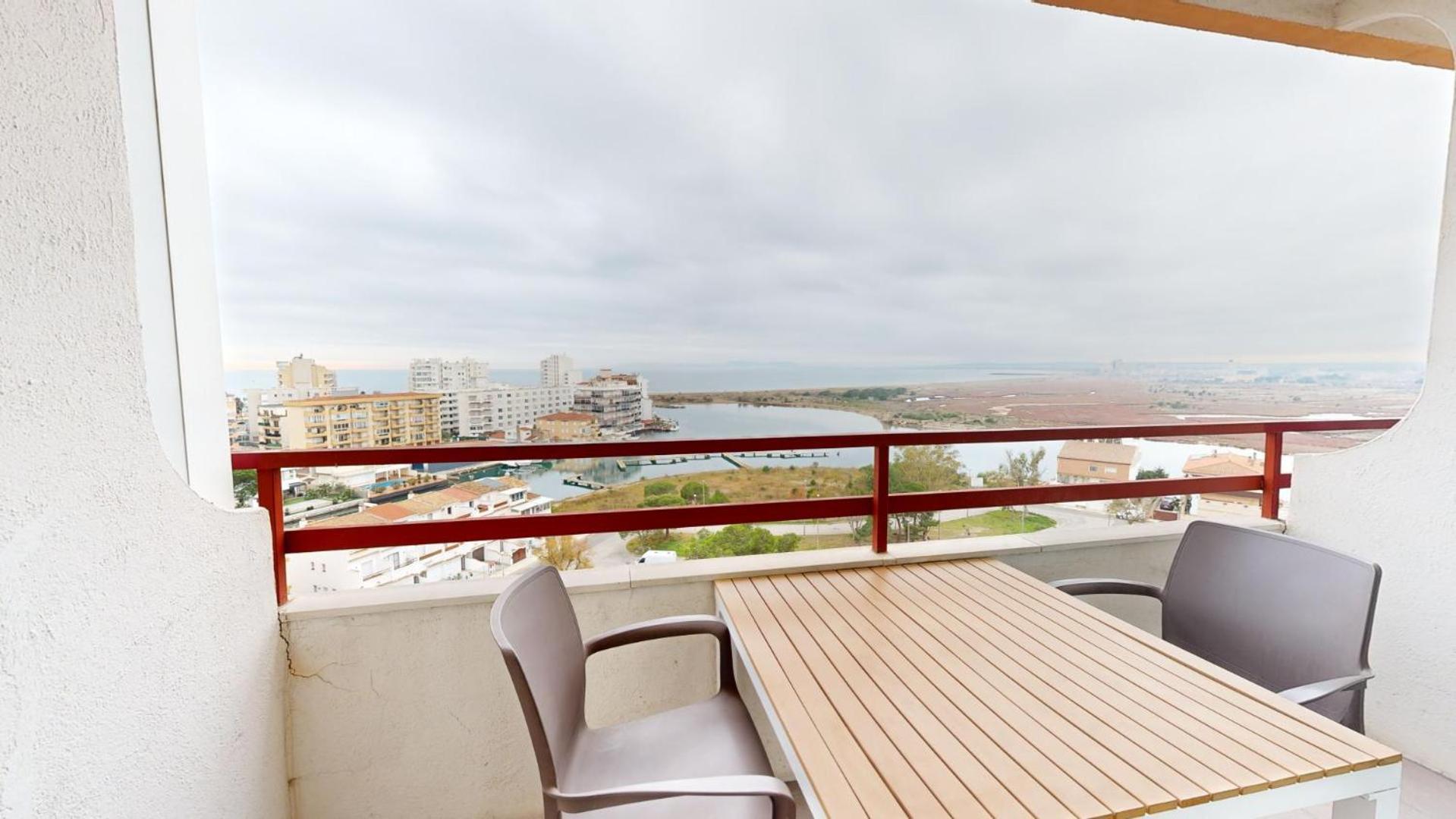 Apartamento 30m2 ,vue Sur Et Piscine