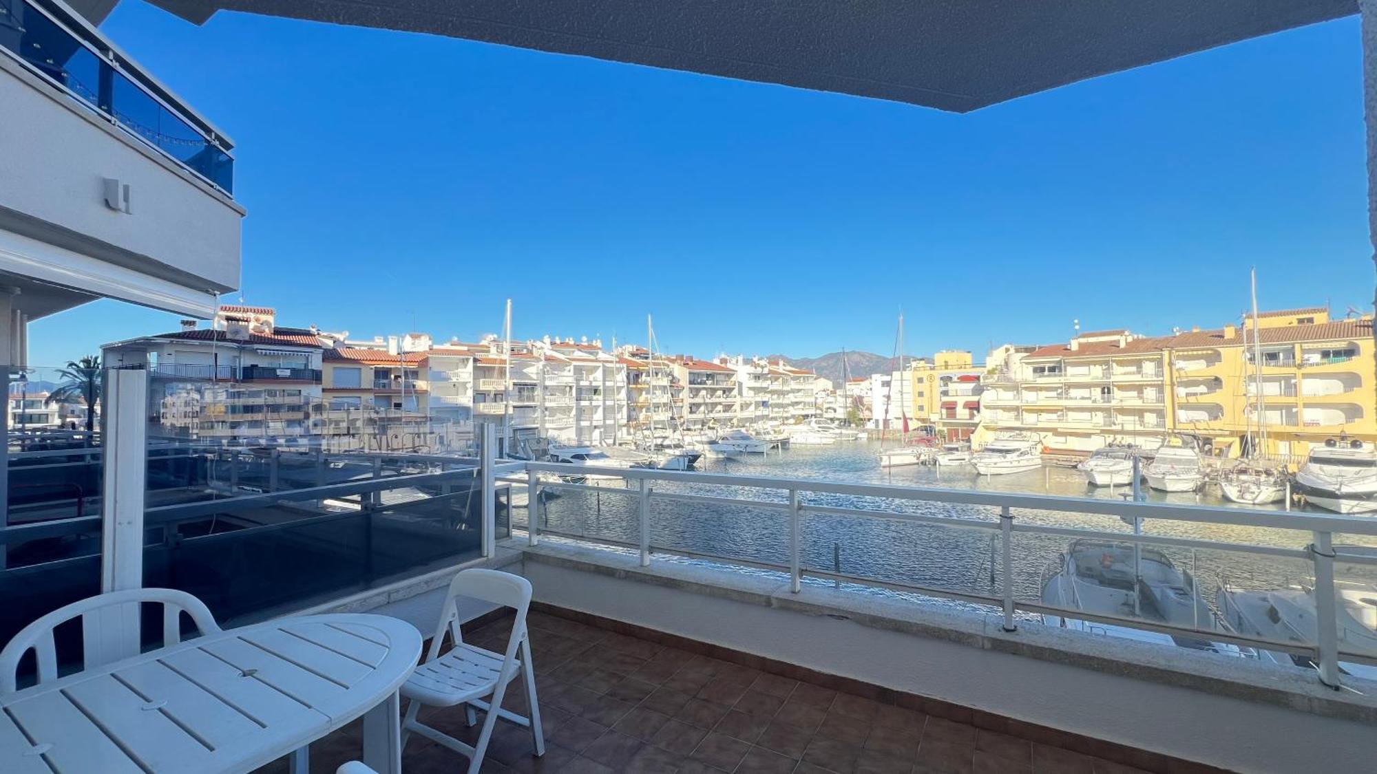 Apartment A Frente Del Canal Con Terraza Empuriabrava