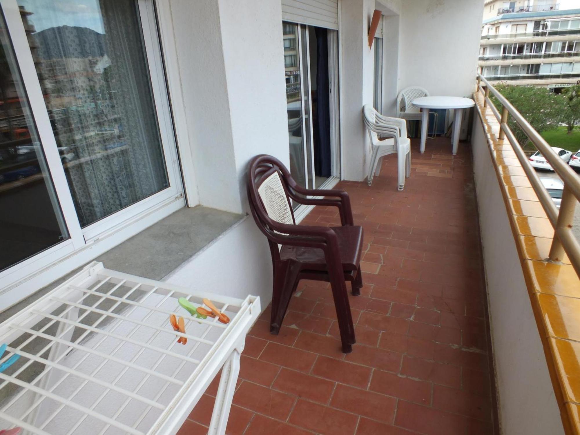 Apartamento 6 Personas En Rosas, Acceso A La Playa - Es-204-69