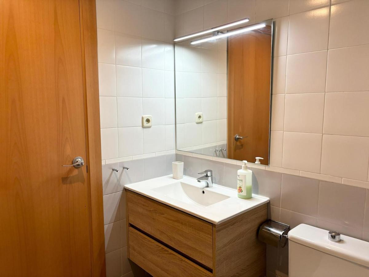 Flores - Familias - Parejas - Parking - Piscina Apartamento