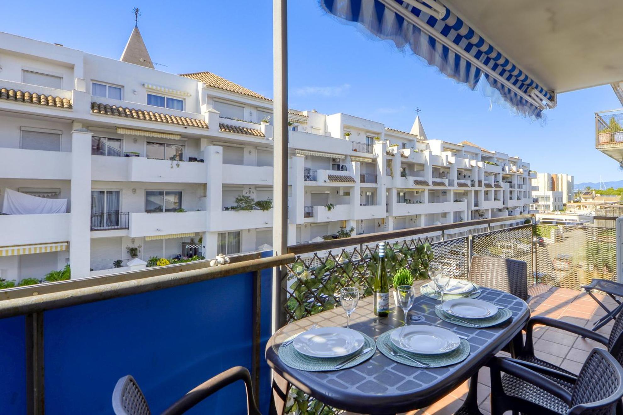 Blaumarina 225 Roses - Barneda * Ampuriabrava