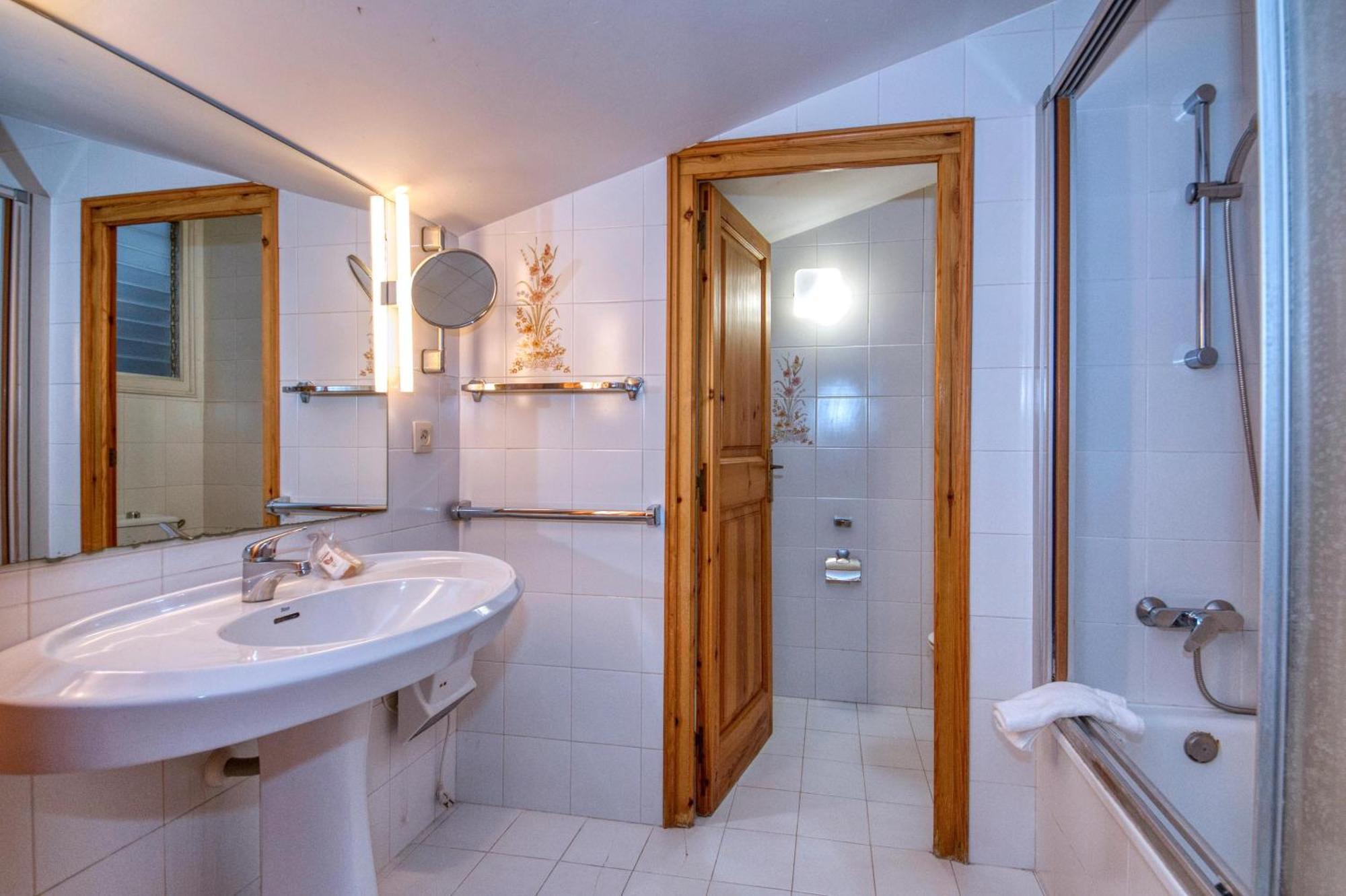 Niell Apartment