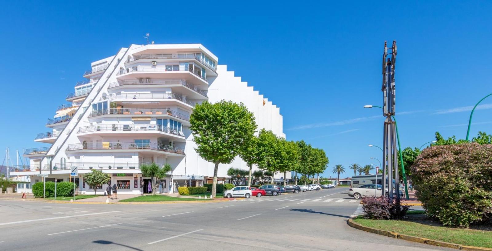 Estudio Moderno Con Terraza Y Vistas Al Mar Apartamento Ampuriabrava