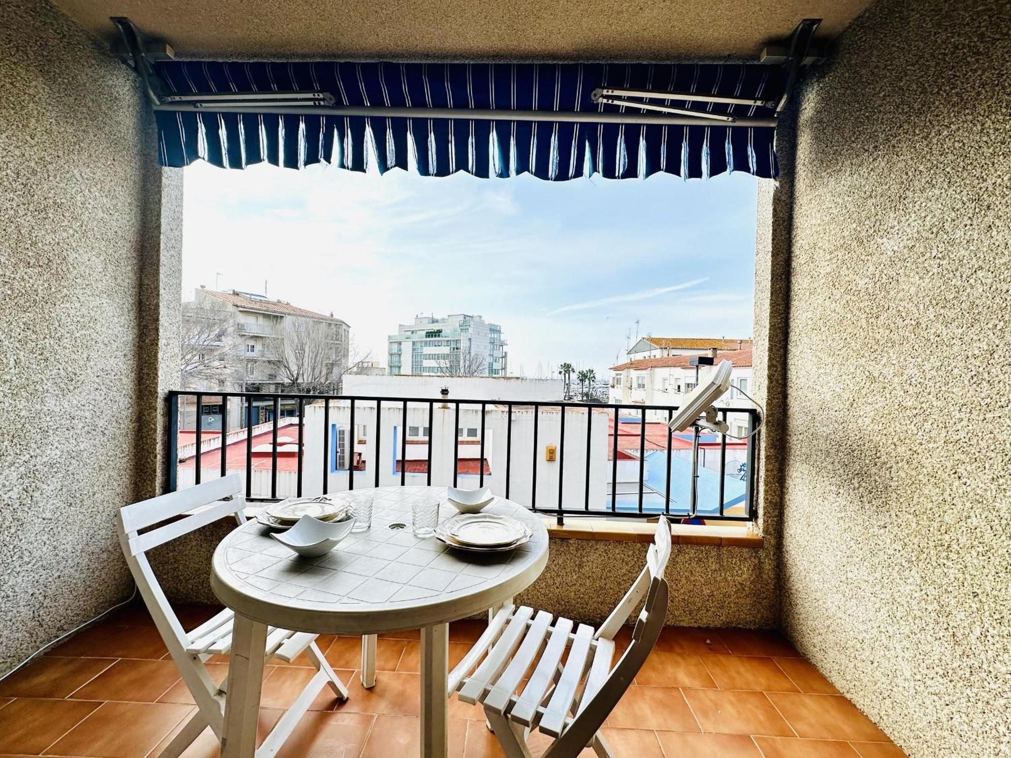 Apartamento 1027 9 1-3, Zona Del Puerto Deportivo, Cercano A La Gran Playa De Roses. Pequena Vista. - Es-258-40 *