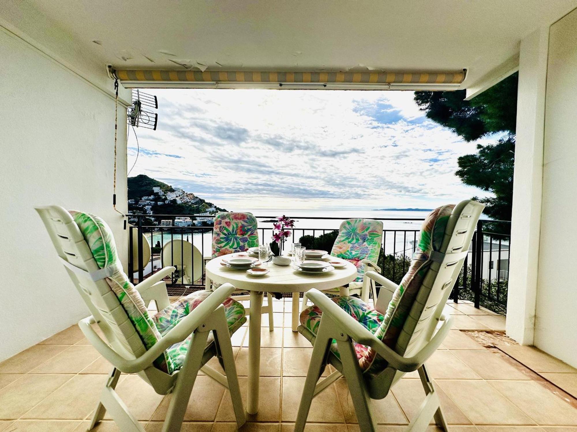 Apartamento 3385 Alarona B B4, Vistas Inmillorables A La Cala Playa De Canyelles. Relarse Y Disfrutar De La Brisa Del Mar. - Es-258-143 Rosas