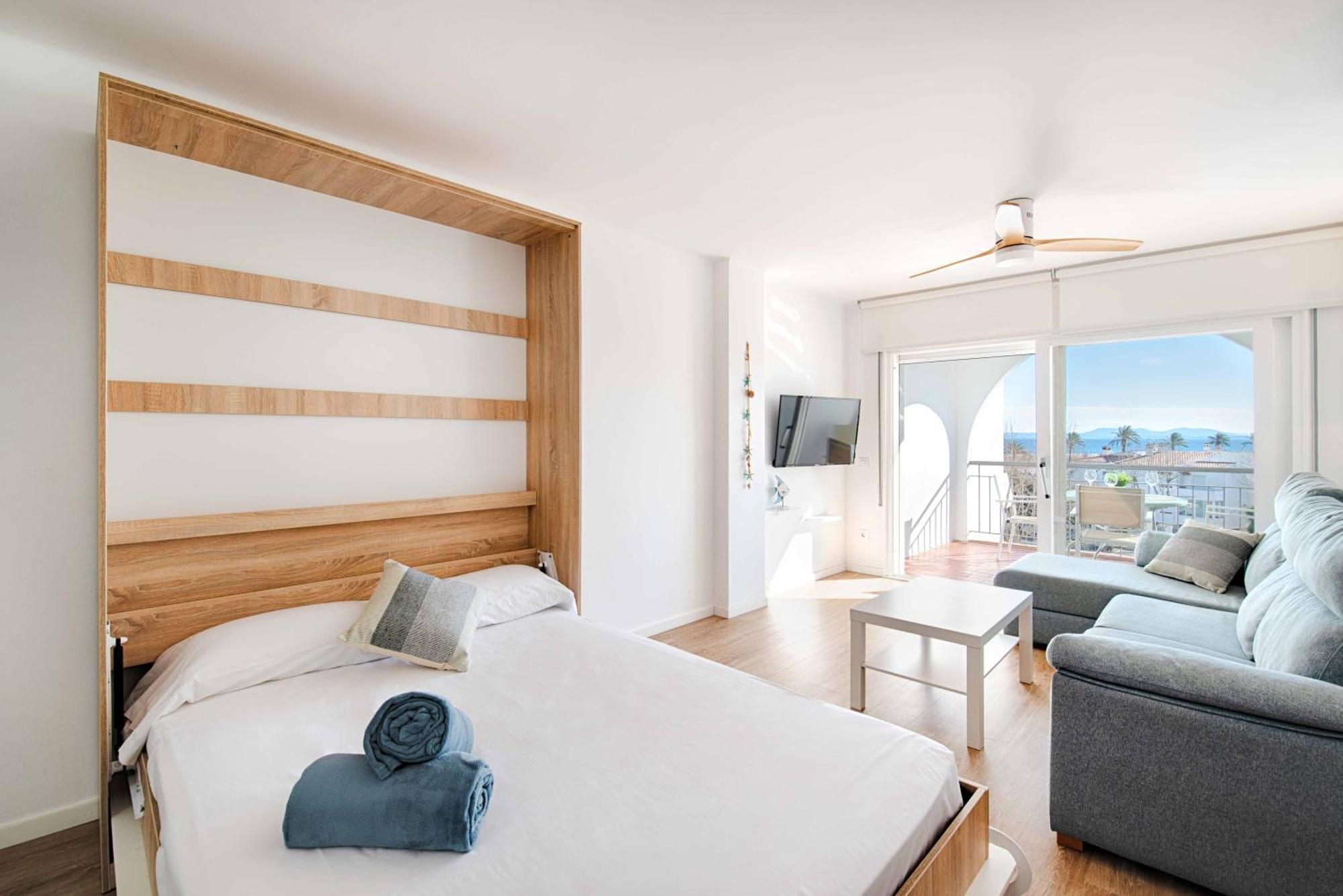 Estudio Moderno Con Terraza Y Vistas Al Mar Apartamento Ampuriabrava