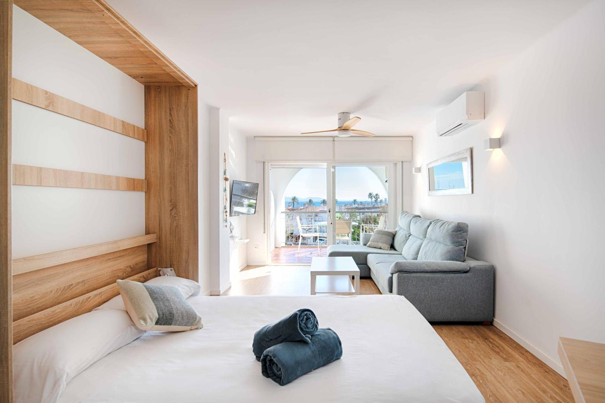 Estudio Moderno Con Terraza Y Vistas Al Mar Apartamento Ampuriabrava