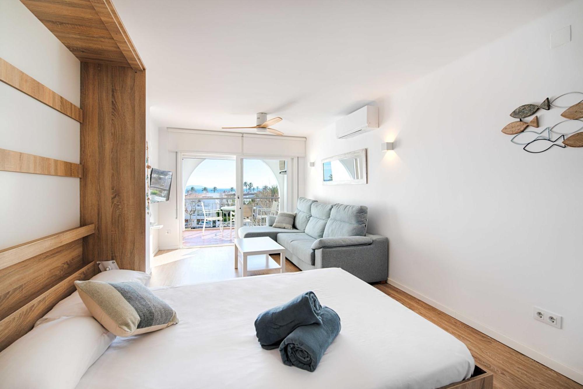 Estudio Moderno Con Terraza Y Vistas Al Mar Apartamento Ampuriabrava