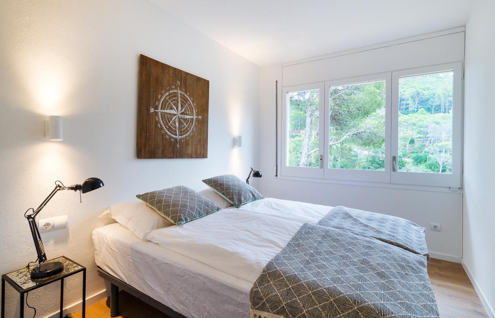 La Vie En Rouge Sa Riera Duplex, Private Parking Begur