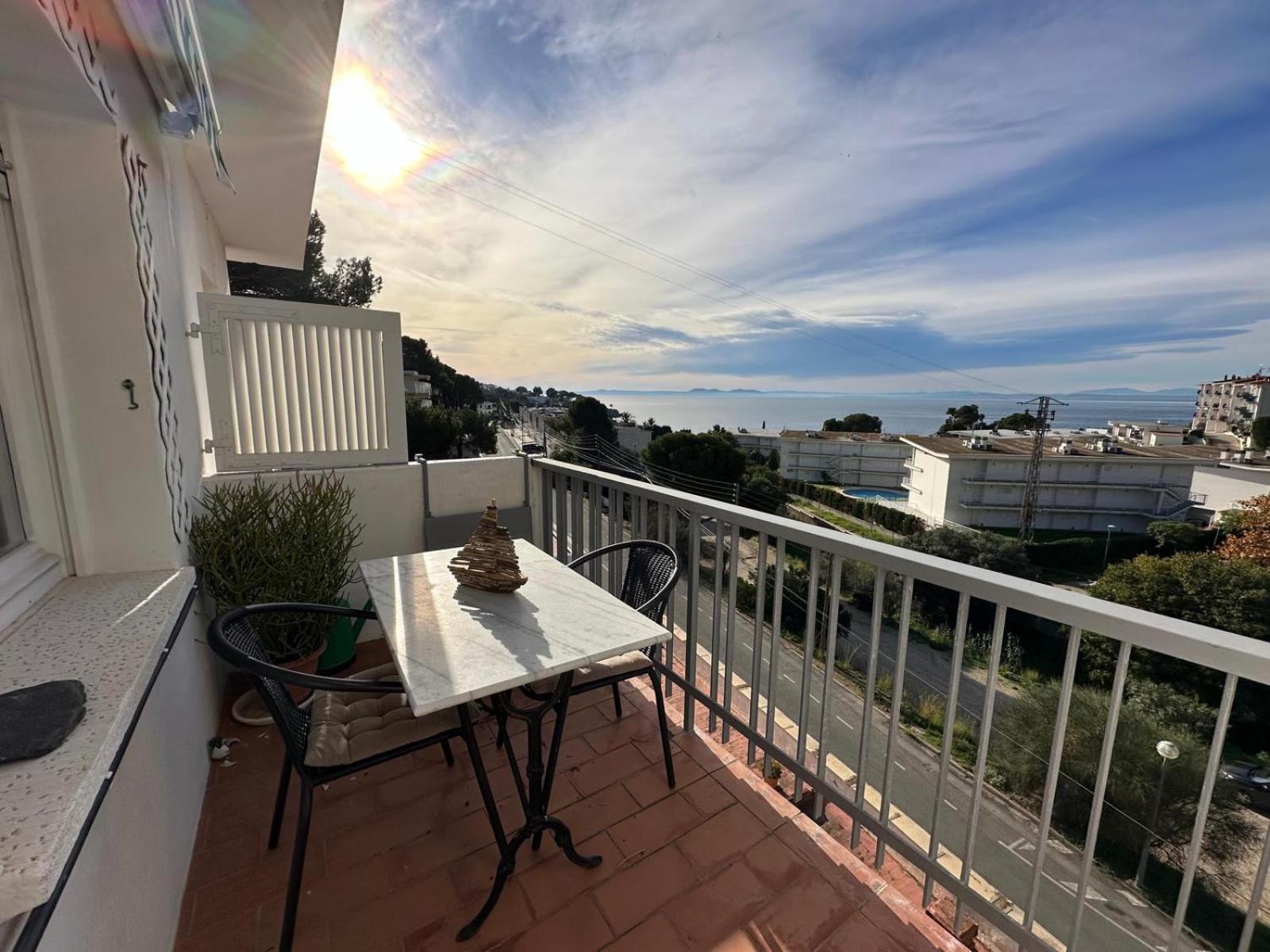 Apartamento Bonito Vista Al Mar En La Preciosa Playa De La Almadrava