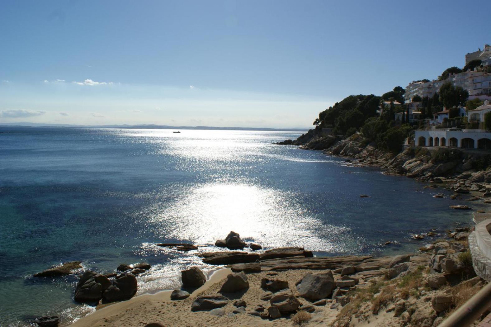 Apartamento Bonito Cerca De La Playa Rosas
