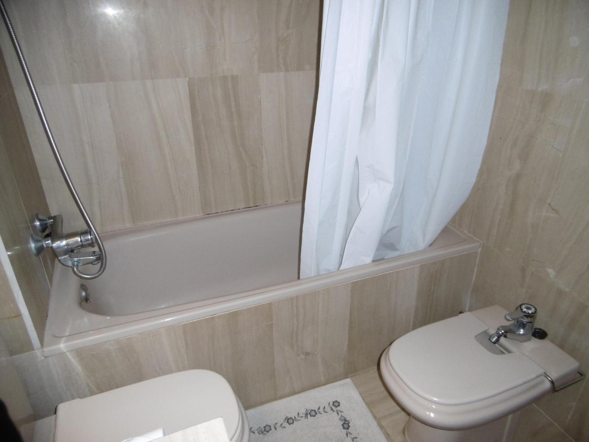 Apartamento Cerca De La Playa Con Piscina Y Parking