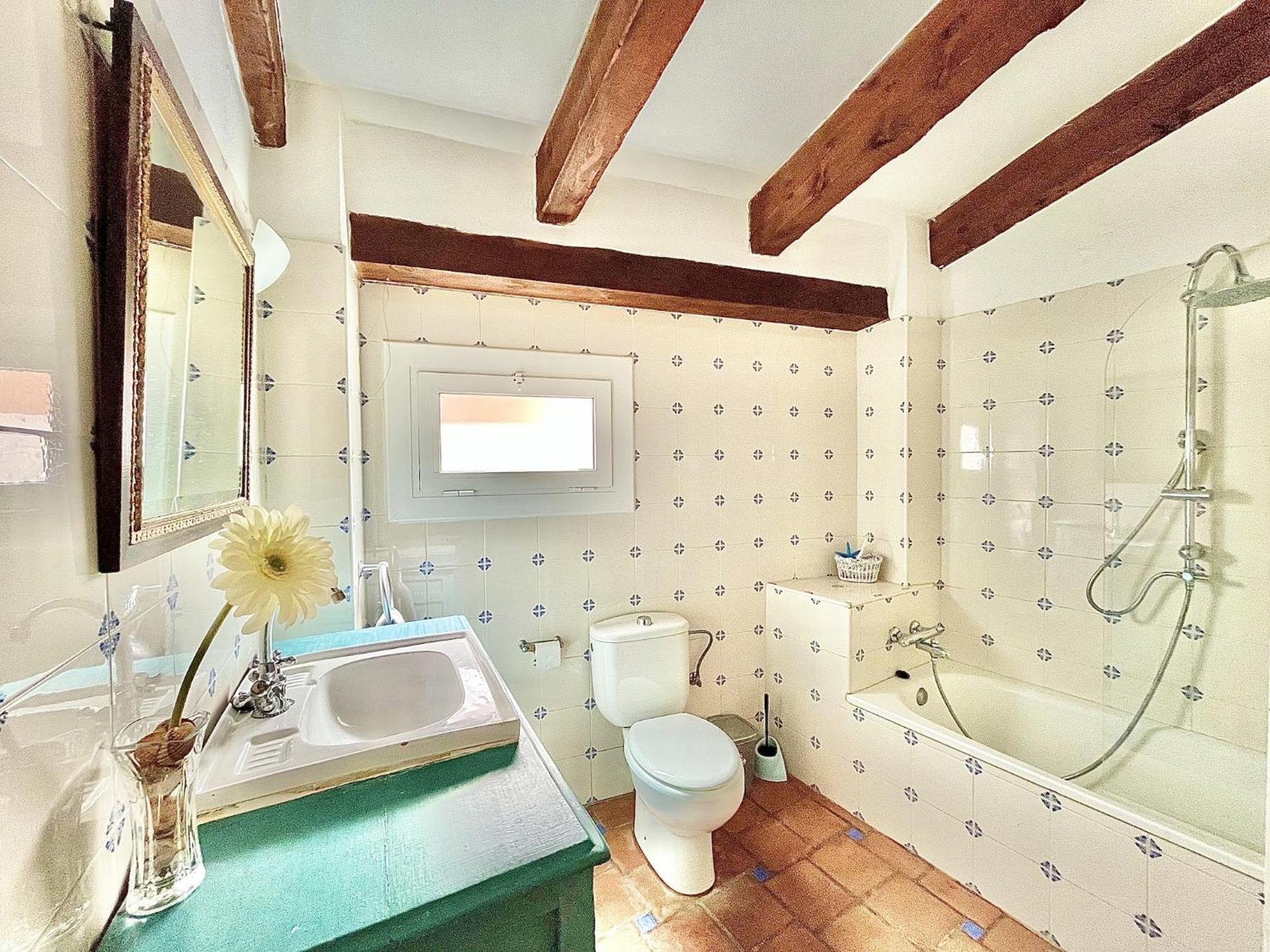 Spacious Near Apartamento Rosas