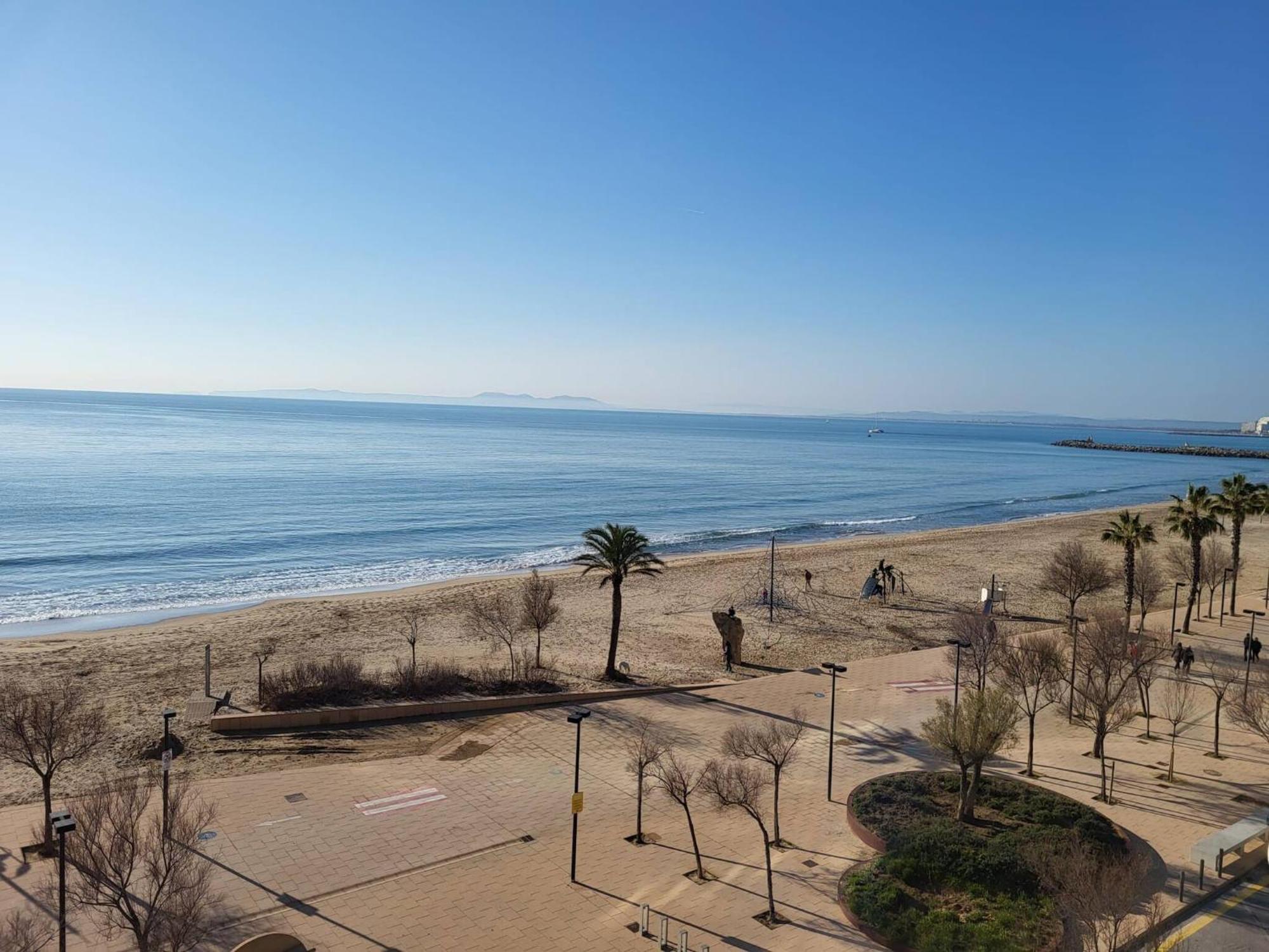 Primera Linea Con Vistas Al Mar Apartamento