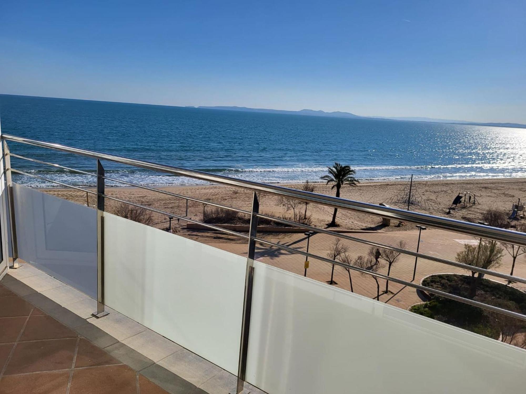 Primera Linea Con Vistas Al Mar