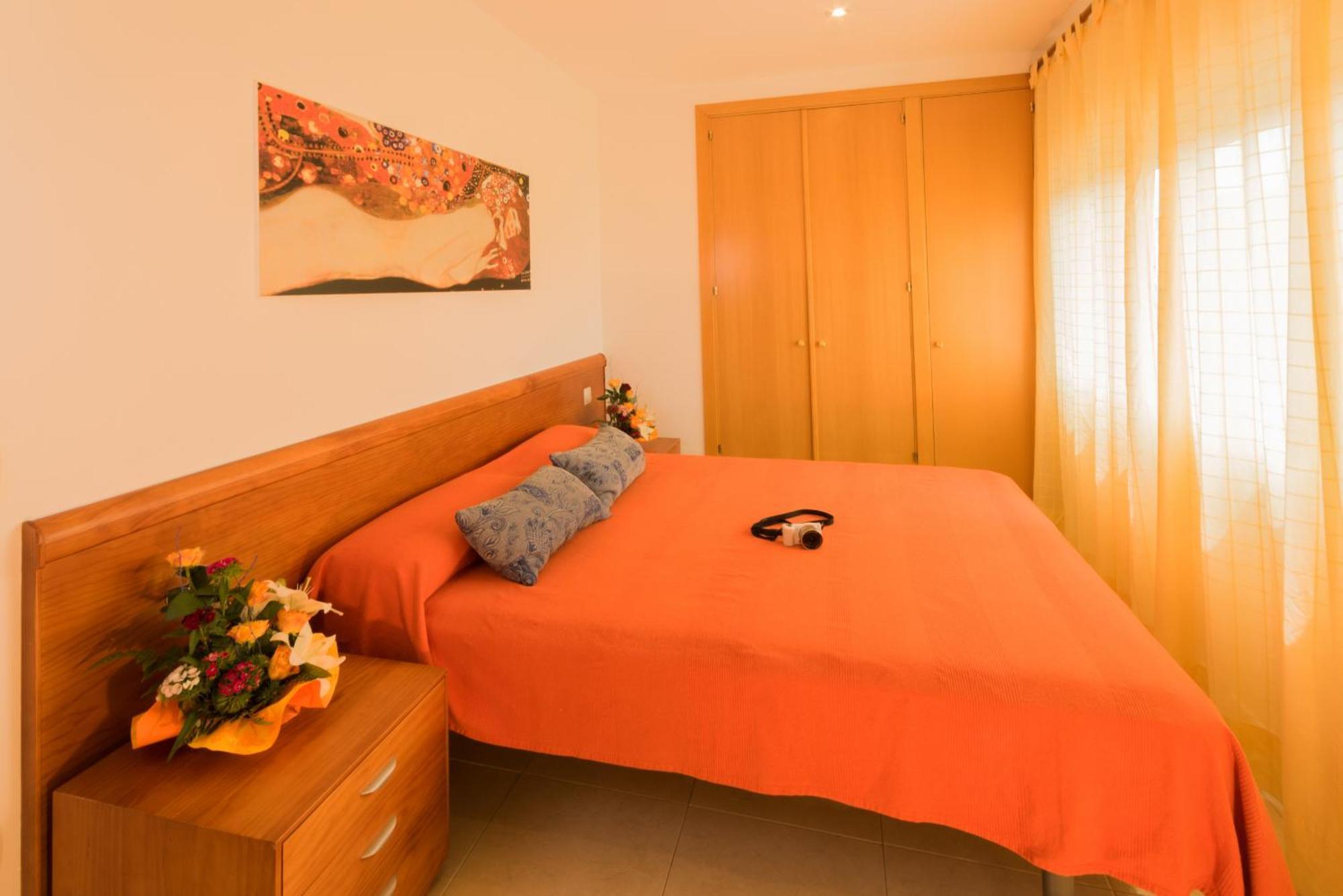 Apartamento Schoene Mit Terrasse Und Pool Nahe Dem Und Geschaeften Inmosantos Daniel Tipoc