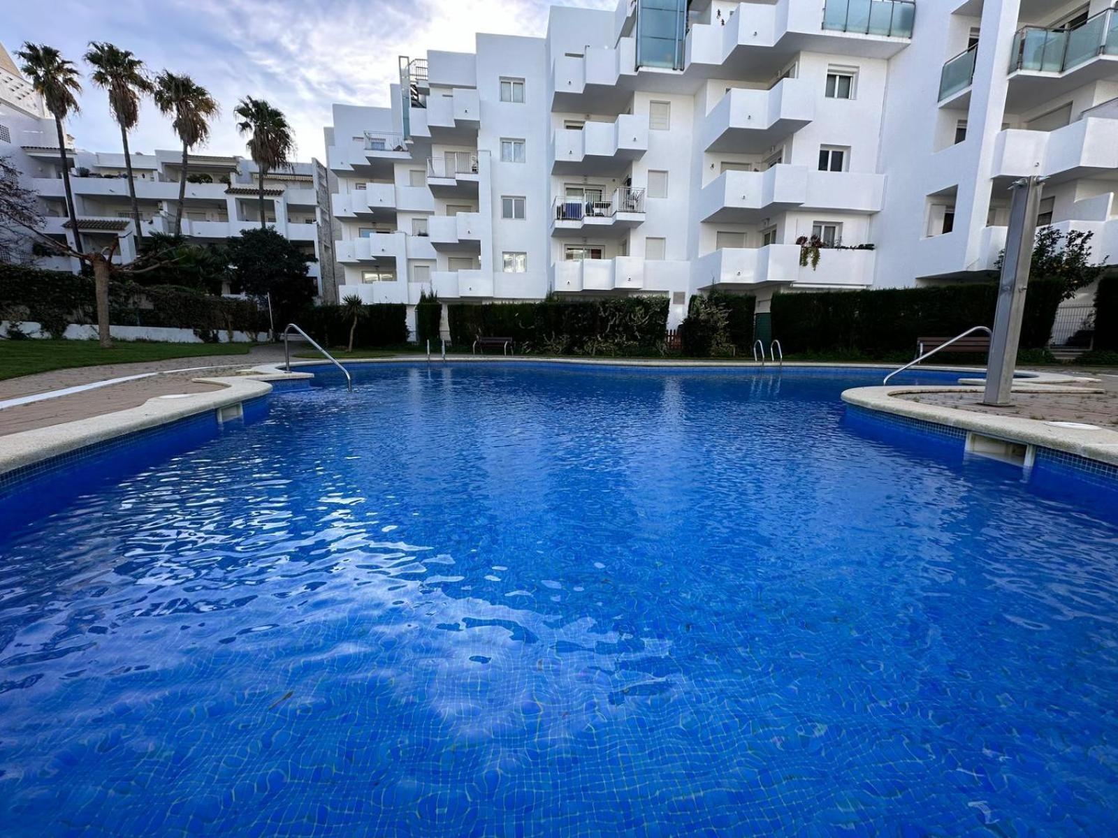Bonito Piso Con Preciosas Vistas Apartamento Rosas