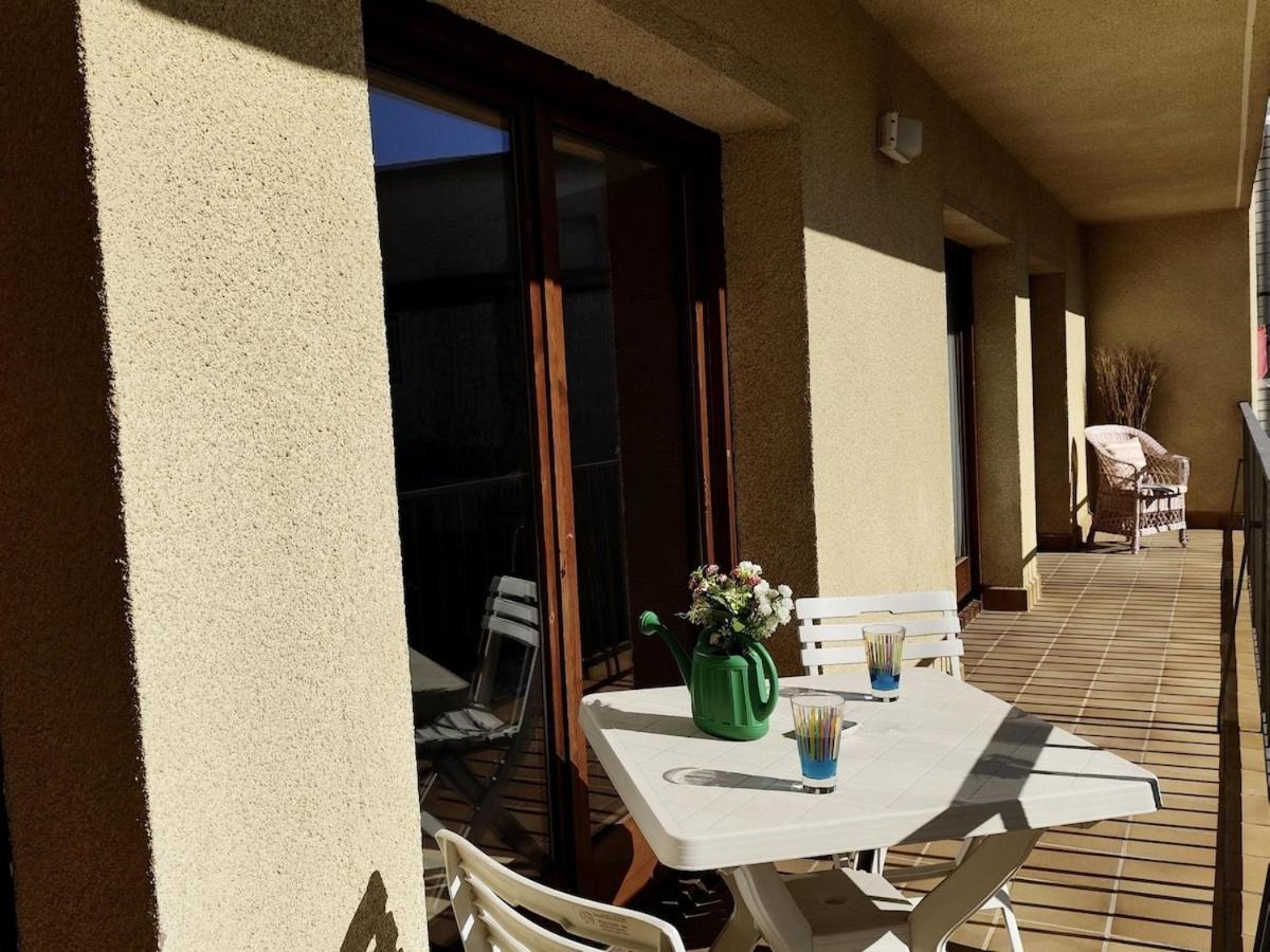 Apartamento Large Floor With Communal Pool