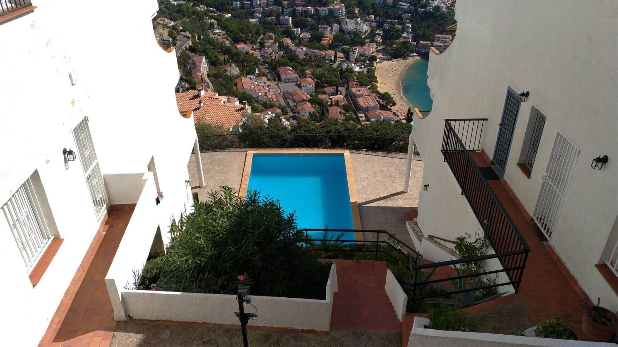 Impresionantes Vistas Del Mar En Roses, Canyelles Rosas