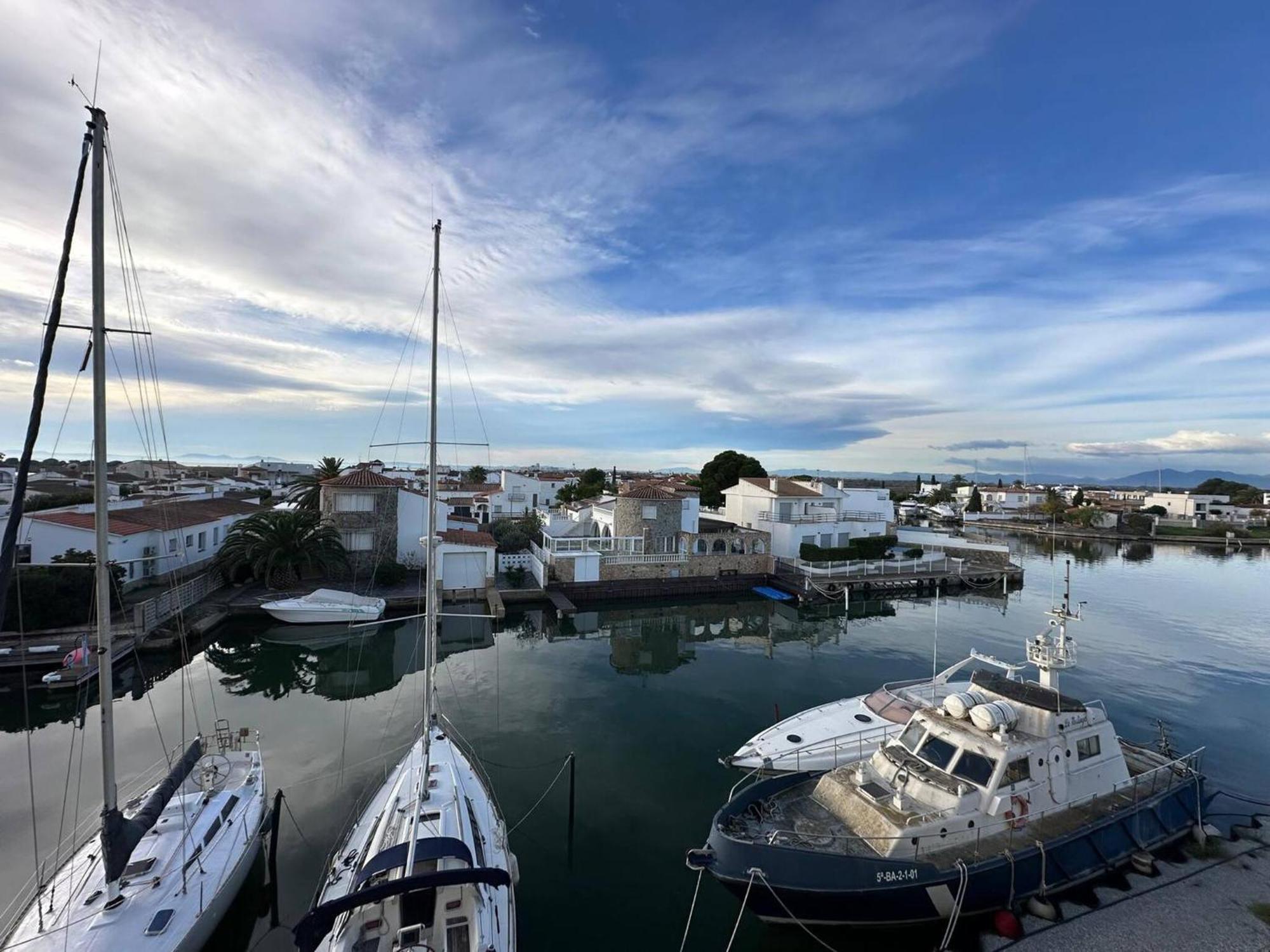 Apartamento En Con Vistas Al Canal Y Piscina *