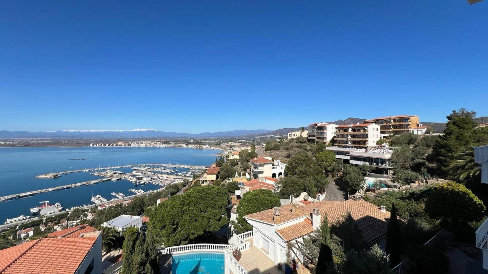 Precioso Piso Con Vistas Espectaculares Del Mar Apartamento Rosas