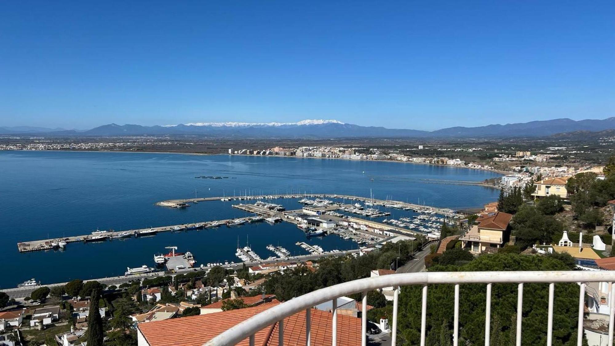 Precioso Piso Con Vistas Espectaculares Del Mar Apartamento Rosas