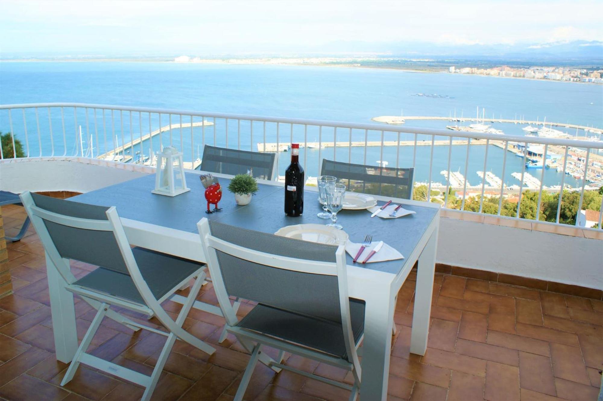 Precioso Piso Con Vistas Espectaculares Del Mar * Rosas