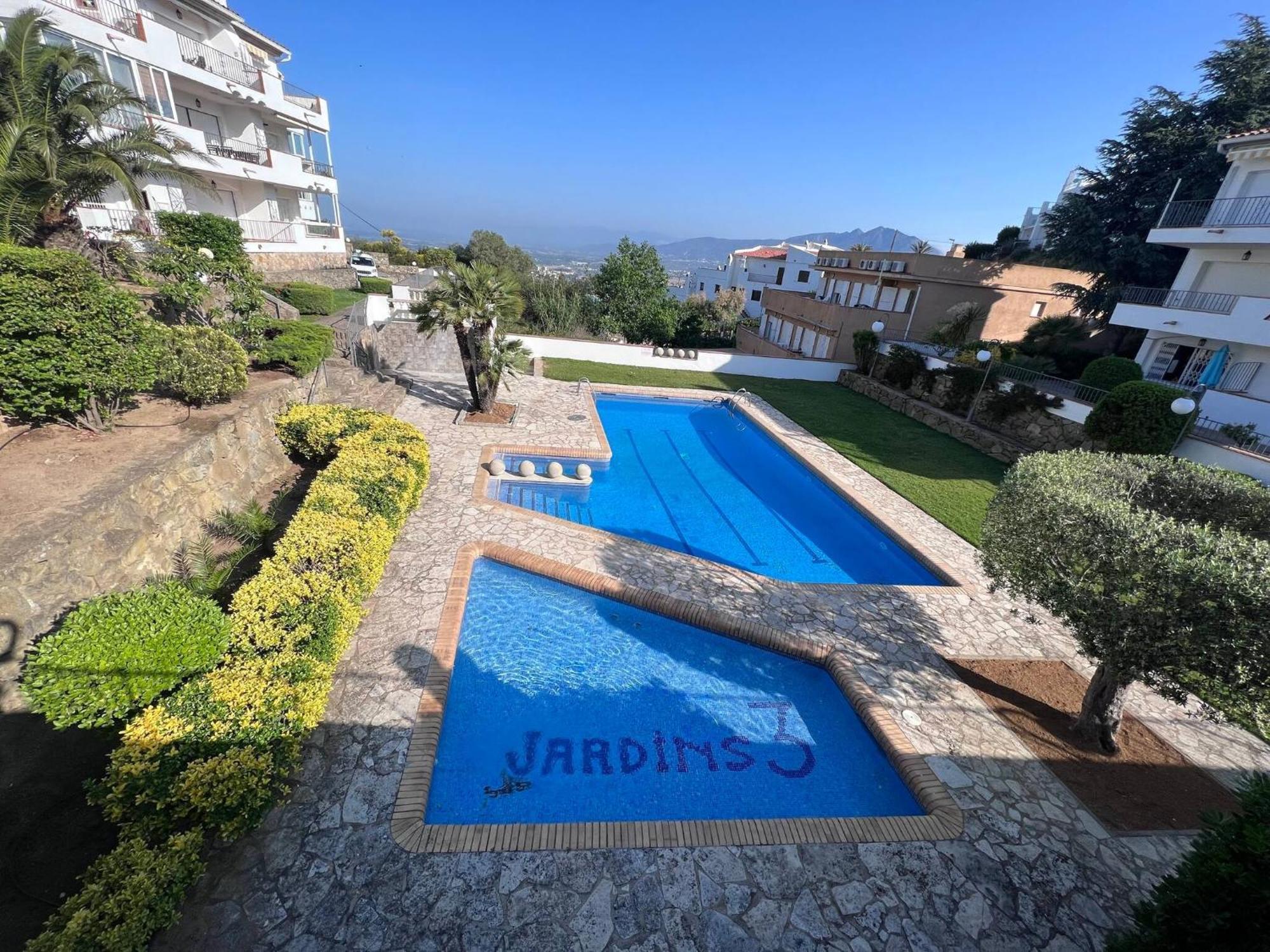 Apartamento Bonito Con Vistas Al Mar Y Piscina Rosas