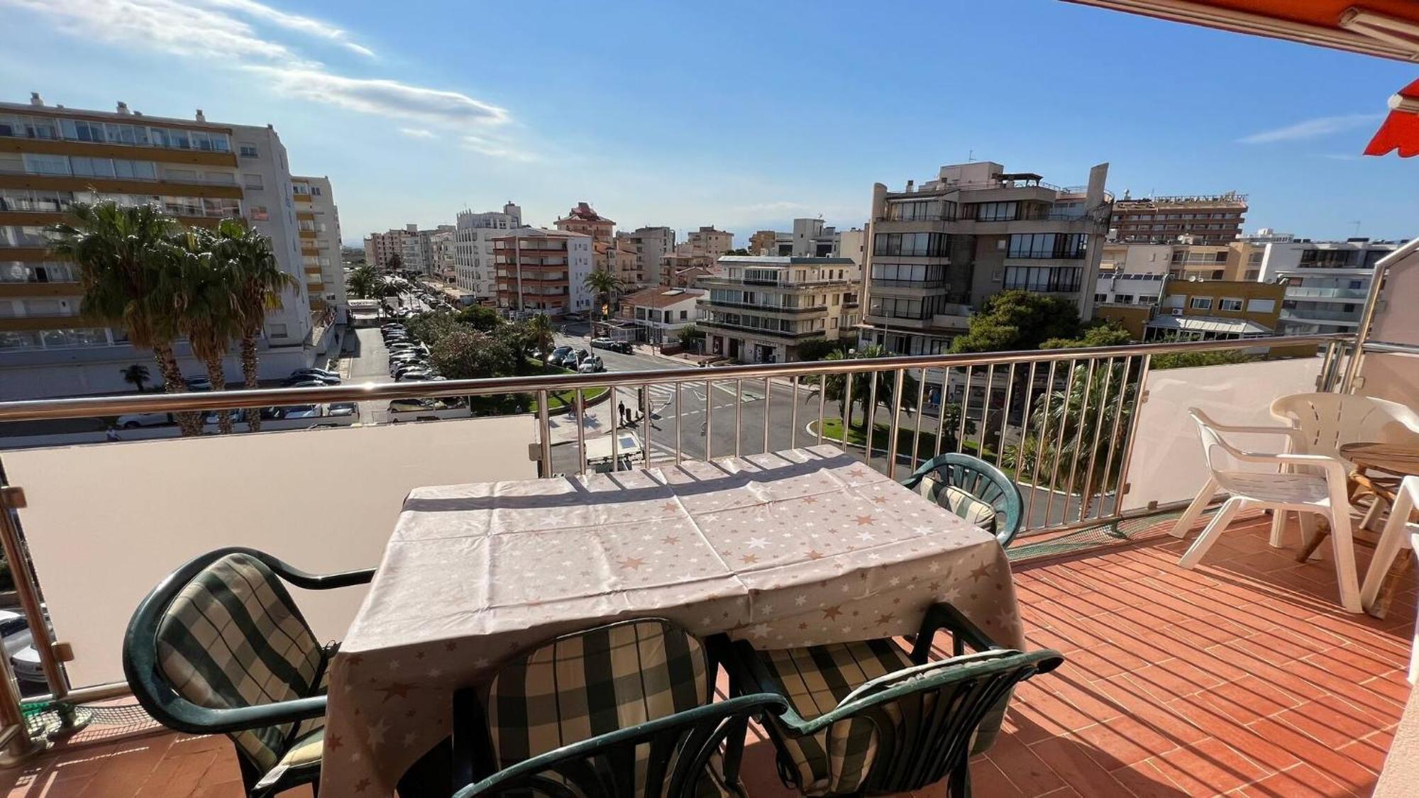 Piso Vista Mar Y Parking En Apartamento