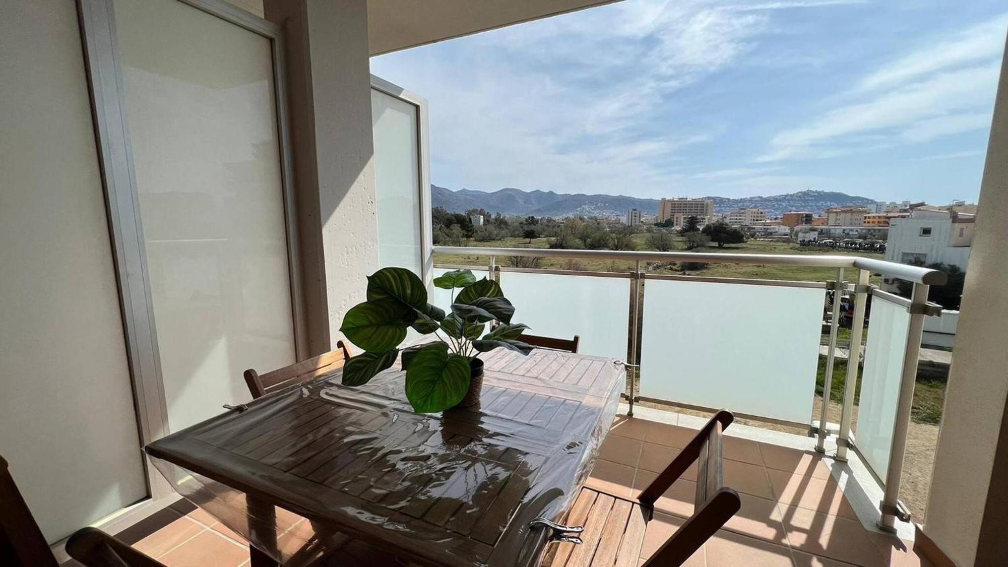 Apartamento Acogedor Con Piscina En Santa Margarita Rosas