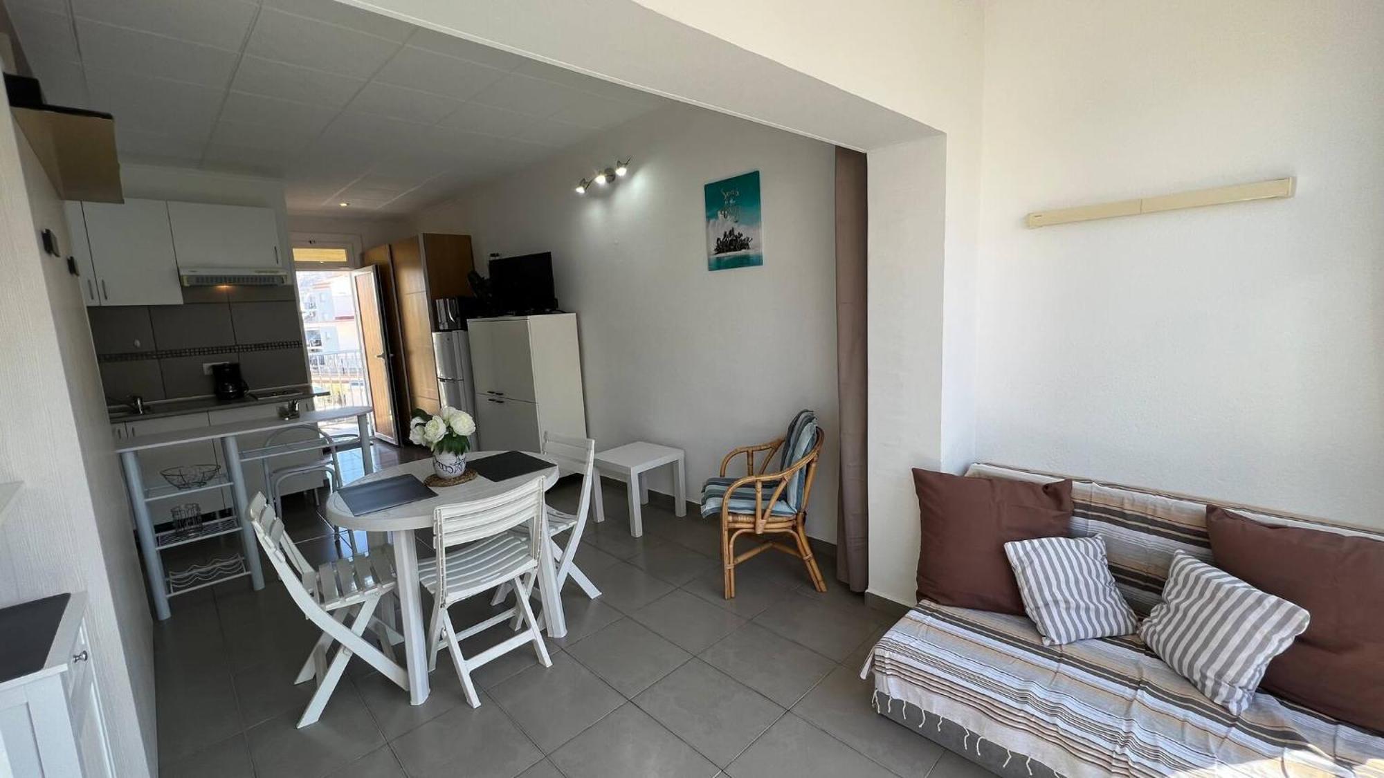 Estudio Moderno En Santa Margarita Apartamento Rosas