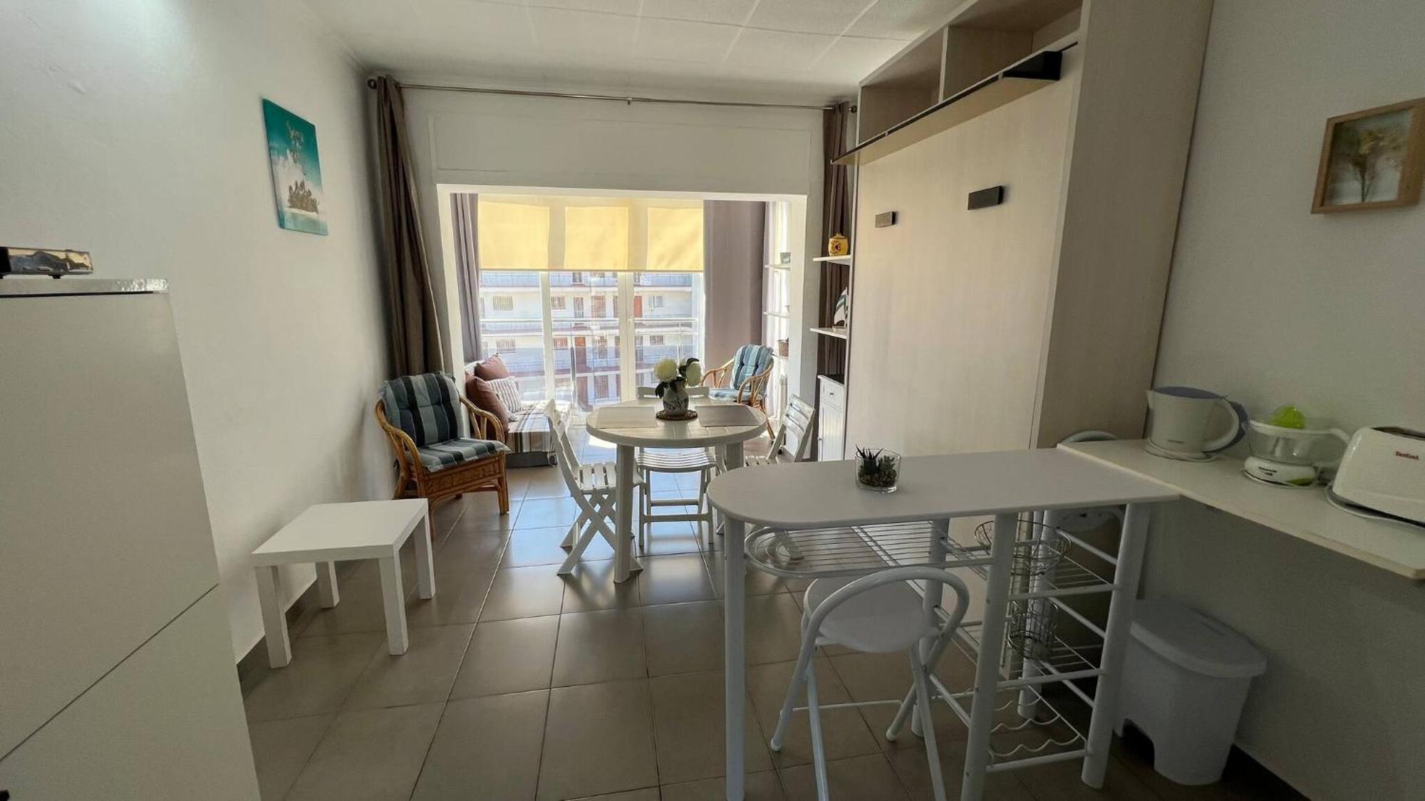 Estudio Moderno En Santa Margarita * Rosas