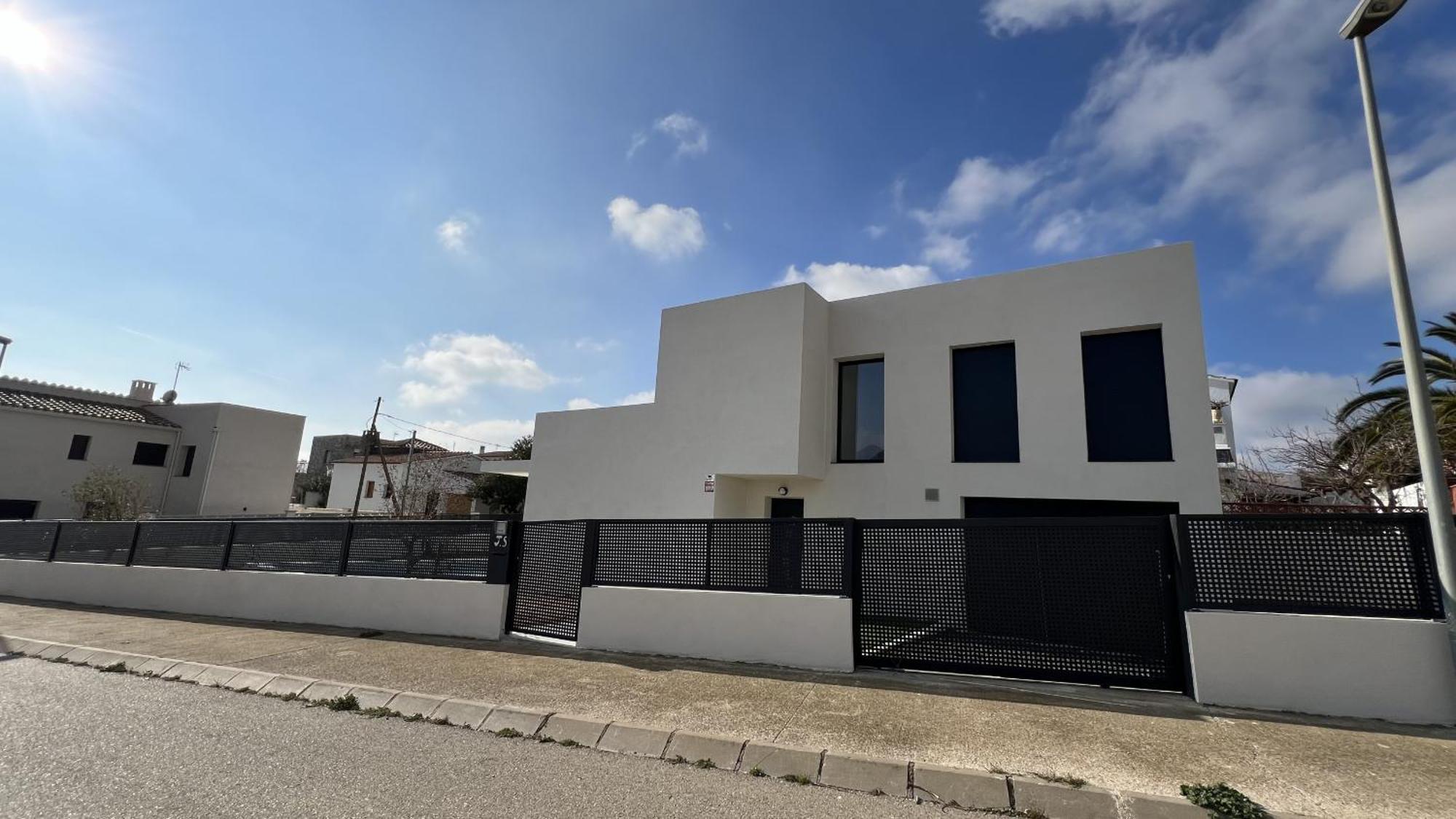 Casa Moderna Roses Con Piscina Y Jardin Mas Bosca, Roses Palau Saverdera