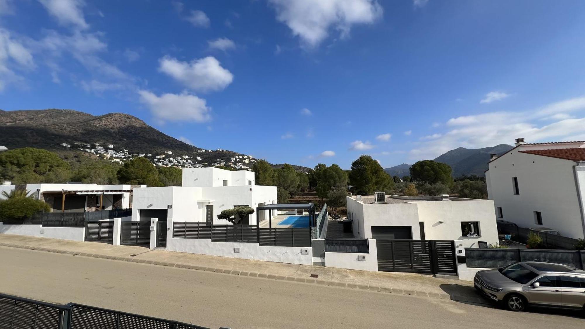 Casa Moderna Roses Con Piscina Y Jardin Mas Bosca, Roses Holiday home