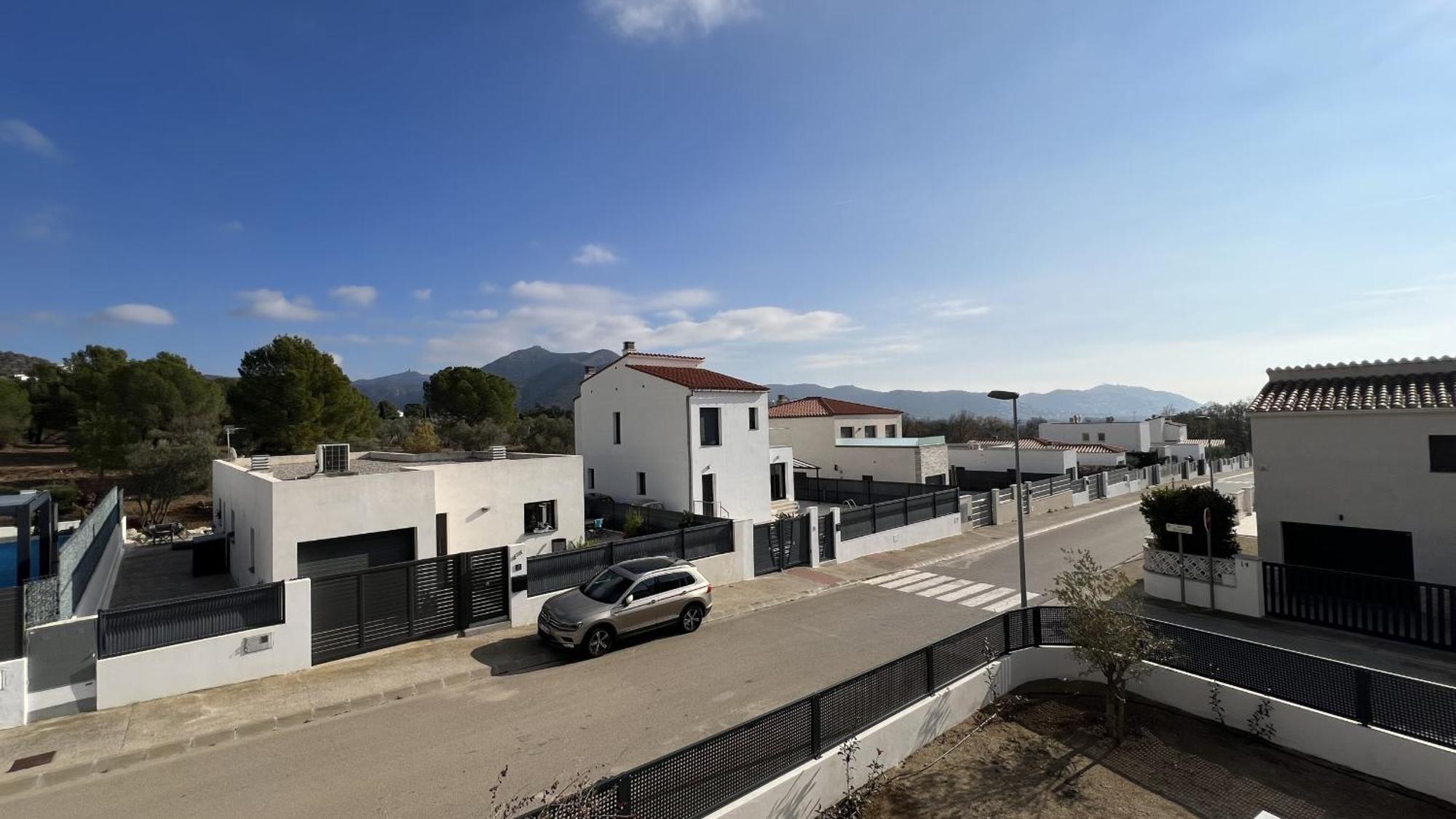 Holiday home Casa Moderna Roses Con Piscina Y Jardin Mas Bosca, Roses Palau Saverdera