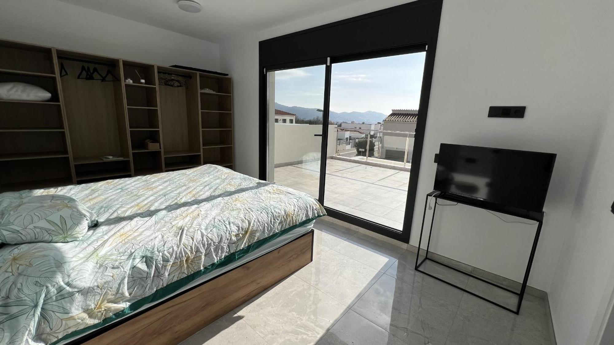 Casa Moderna Roses Con Piscina Y Jardin Mas Bosca, Roses
