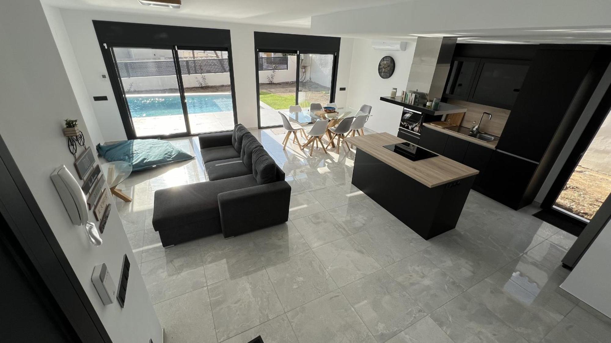 Casa Moderna Roses Con Piscina Y Jardin Mas Bosca, Roses Holiday home Palau Saverdera