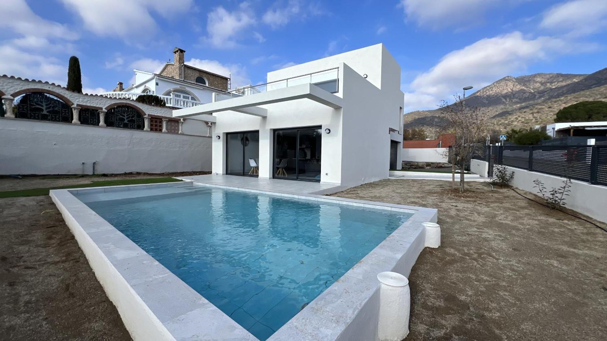 Casa Moderna Roses Con Piscina Y Jardin Mas Bosca, Roses Holiday home