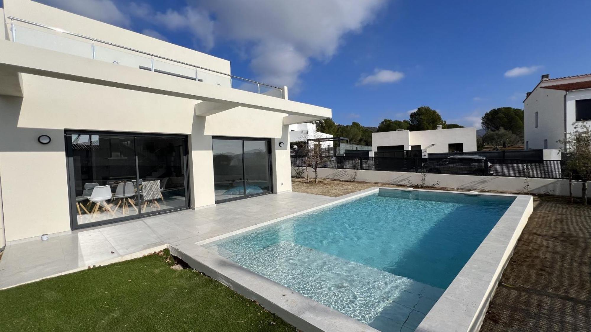 Holiday home Casa Moderna Roses Con Piscina Y Jardin Mas Bosca, Roses