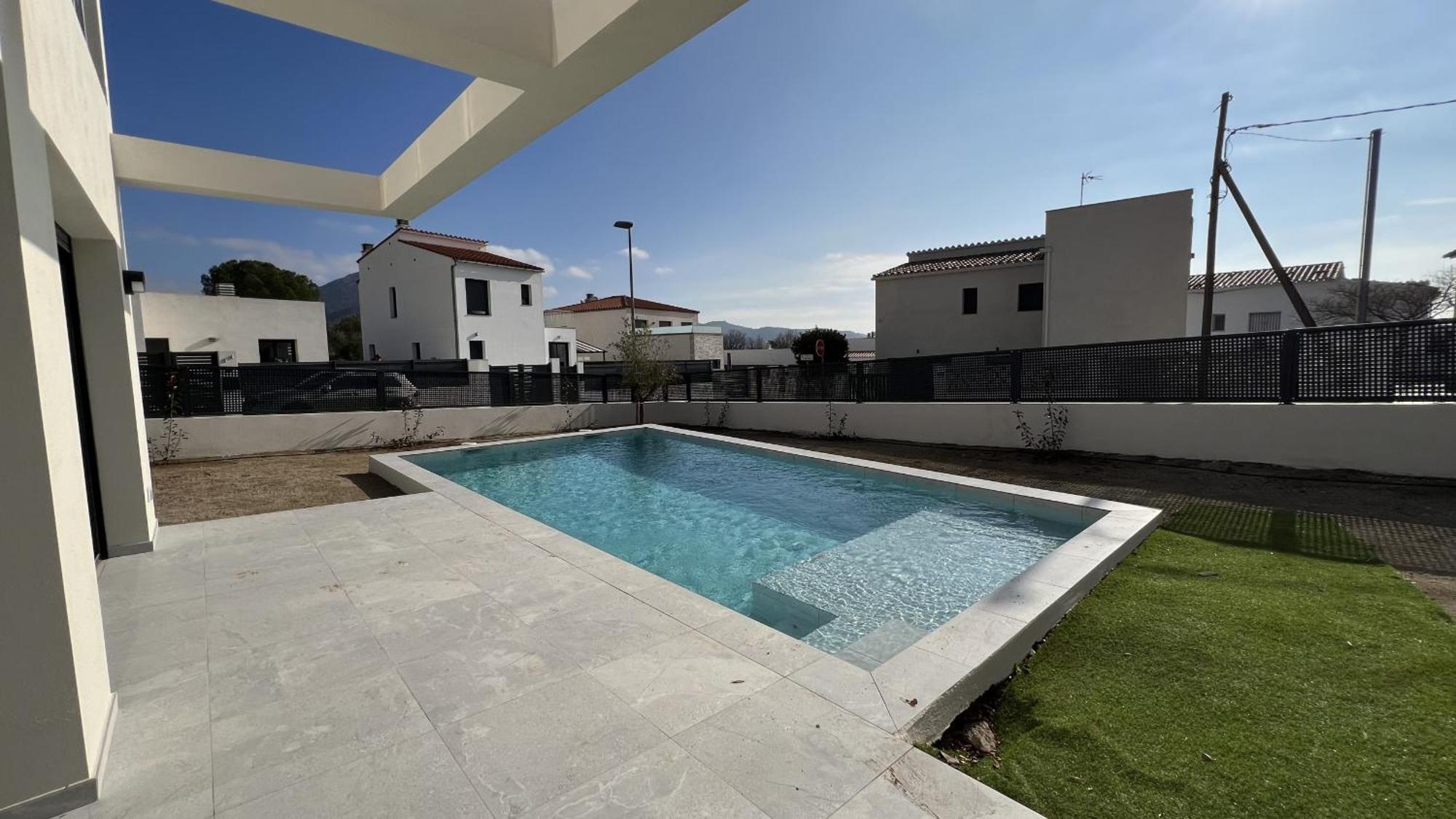 Holiday home Casa Moderna Roses Con Piscina Y Jardin Mas Bosca, Roses *
