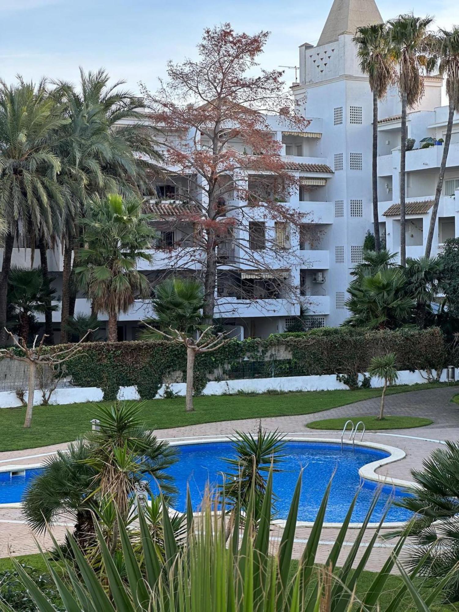 Apartamento Con Vistas A La Psicina Comunitaria Rosas