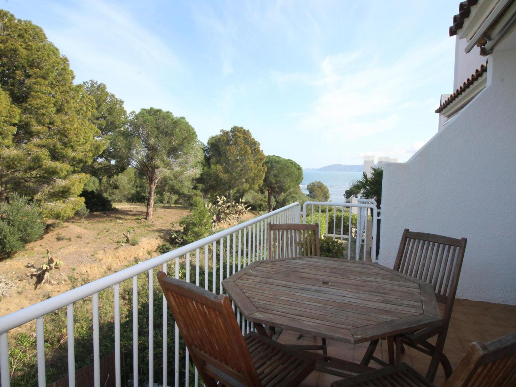 Apartamento Cap Ras V 1-1 Con Vistas Al Mar, A Tan Solo 50m De La Playa. - Es-228-164 Llançà