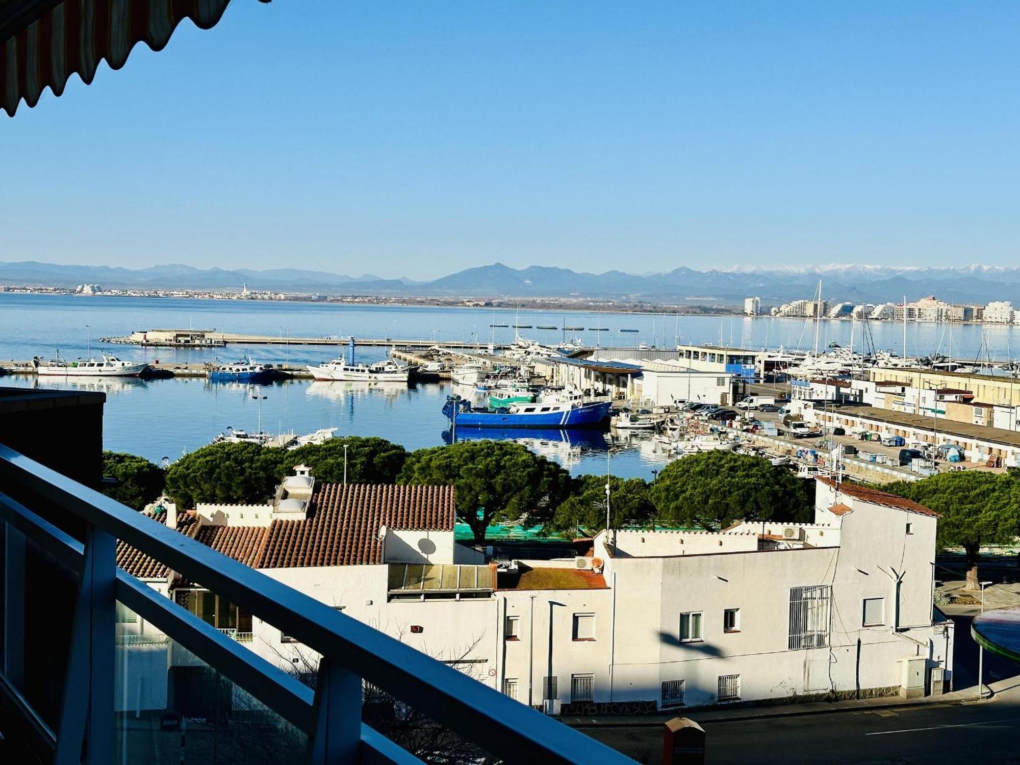 2059 Rocmar 7 4-c, Excelente Situacion Frente Al Puerto Pesquero Y Con Vista A La Bahia. Gran Terraza. - Es-258-5 Apartamento
