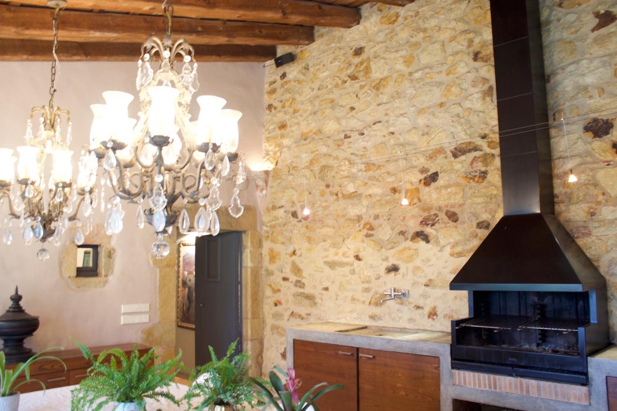 Casa Rufina, Exclusive & Charming Stone House In Costa Brava Villa *