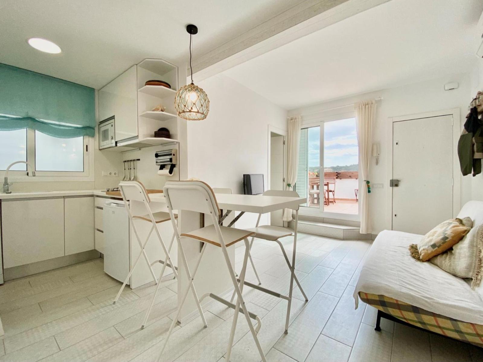 Lloguer30 White Home, Terrace With Views, Close To The