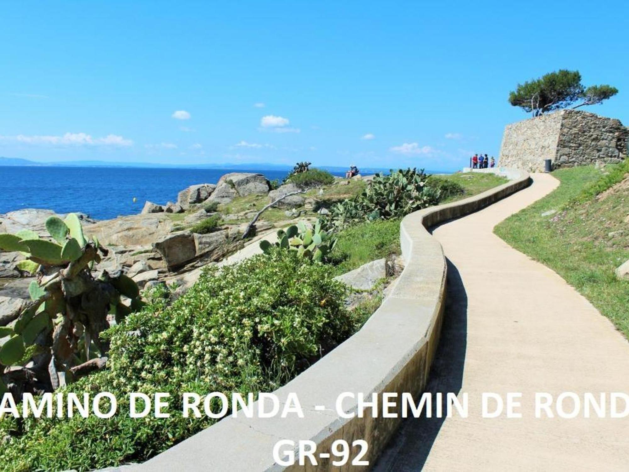 3314 Rocmar 1 2-a, Excelente Situacion Frente Al Puerto Pesquero Y Con Vista A La Bahia. - Es-258-19 Apartment Roses