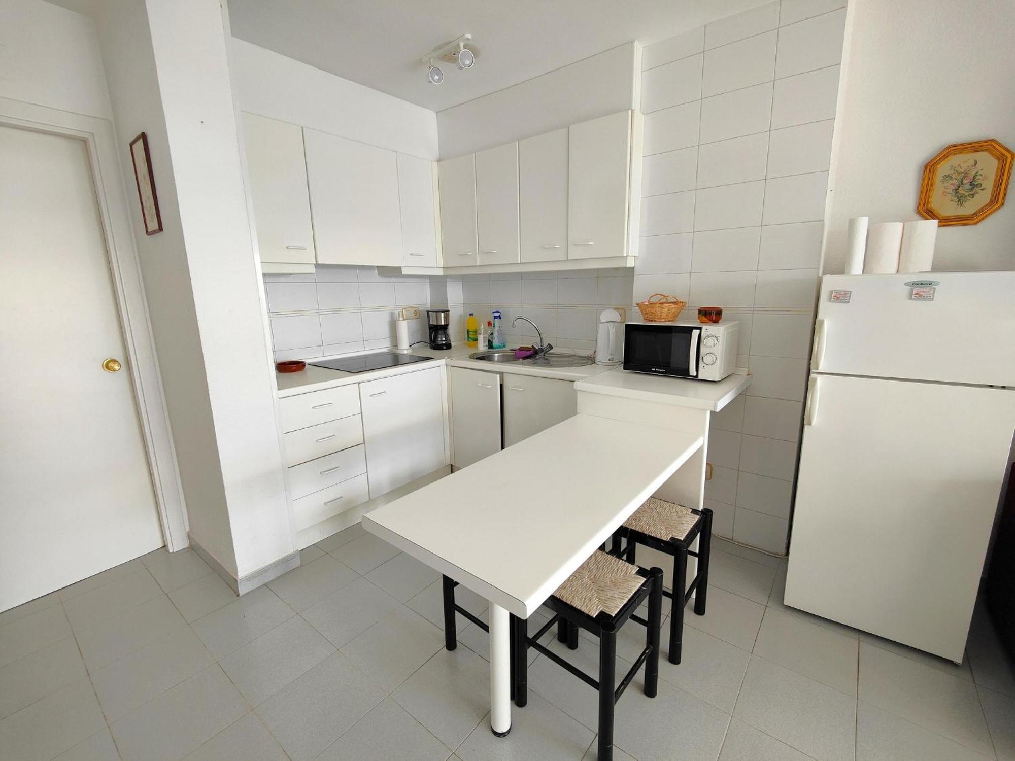 Apartamento 3314 Rocmar 1 2-a, Excelente Situacion Frente Al Puerto Pesquero Y Con Vista A La Bahia. - Es-258-19