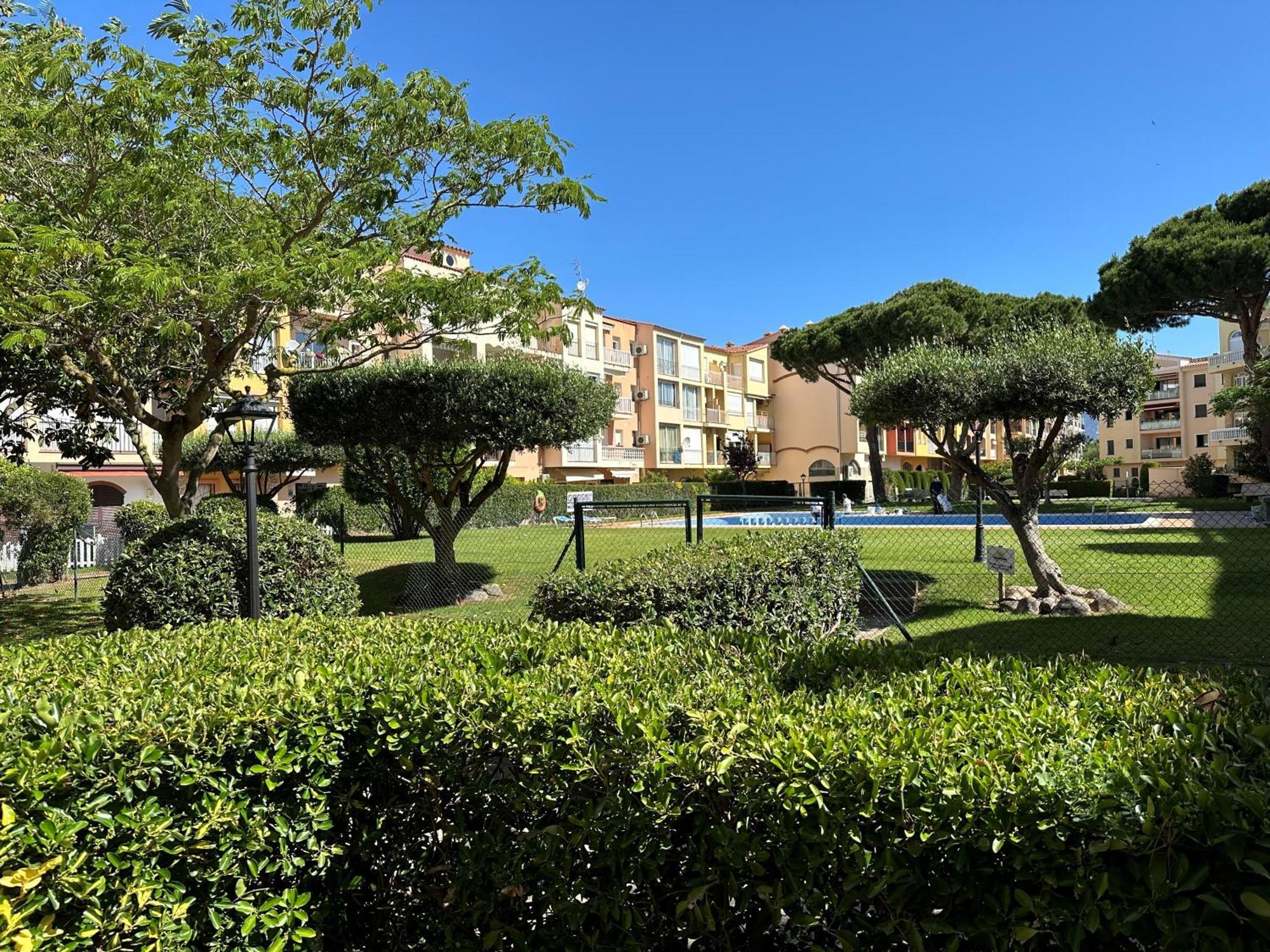 En Pleno Centro De Totalmente Renovado Y Muy Cerca De La Playa. Apartamento