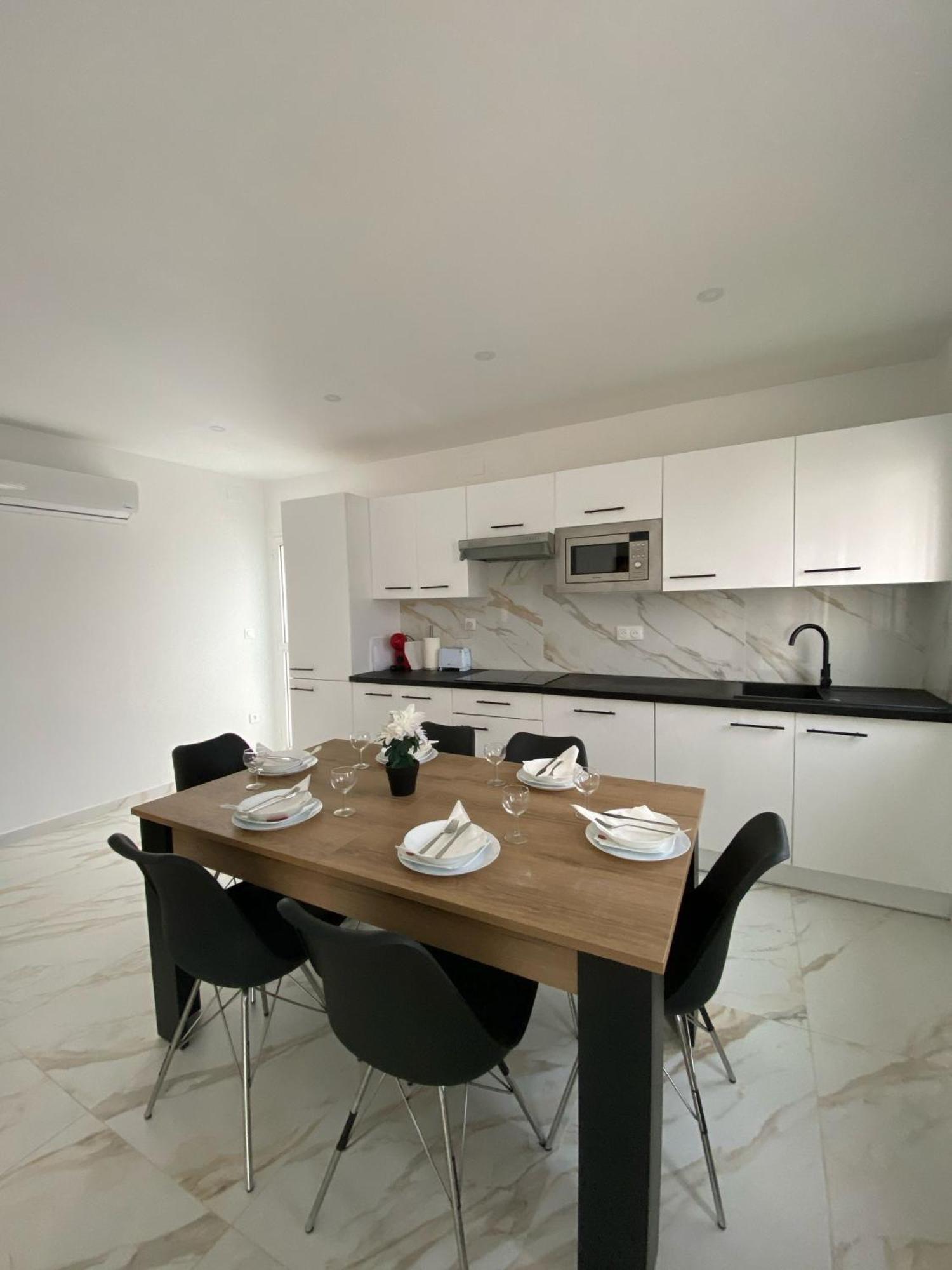 Requesens Playa Apartment Empuriabrava