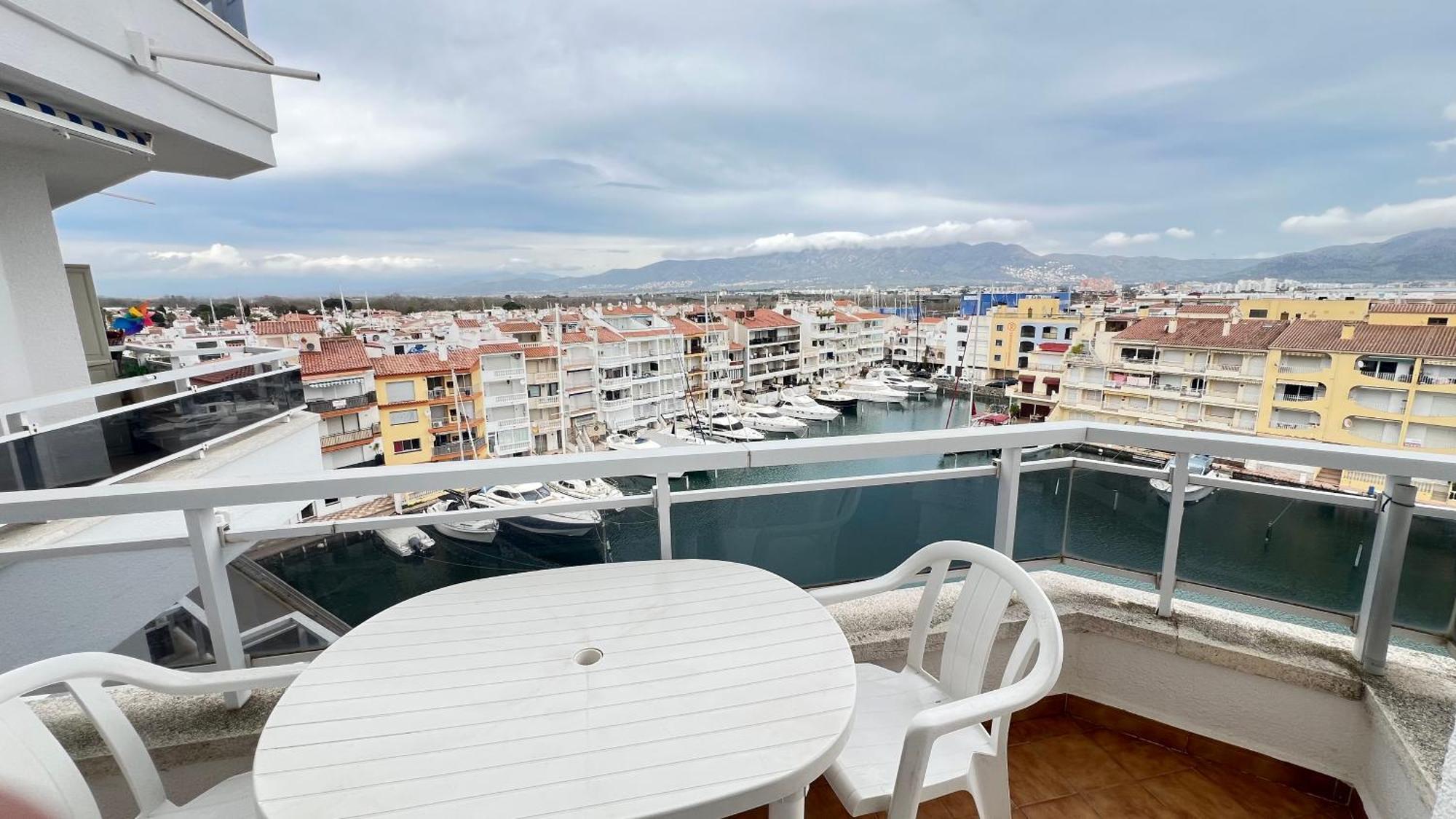 Apartamento C Frente Al Canal Con Terraza
